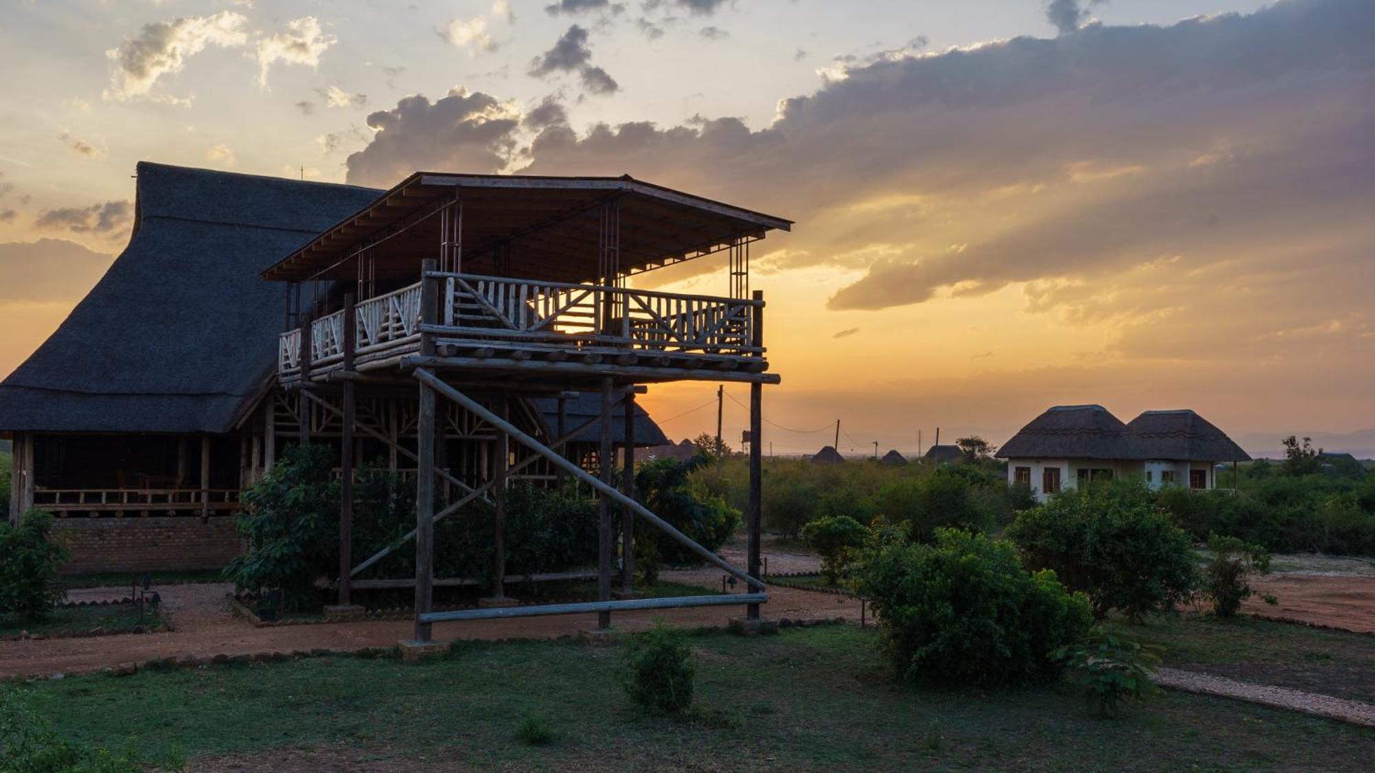 Tabingi Safari Cottages Katunguru ภายนอก รูปภาพ