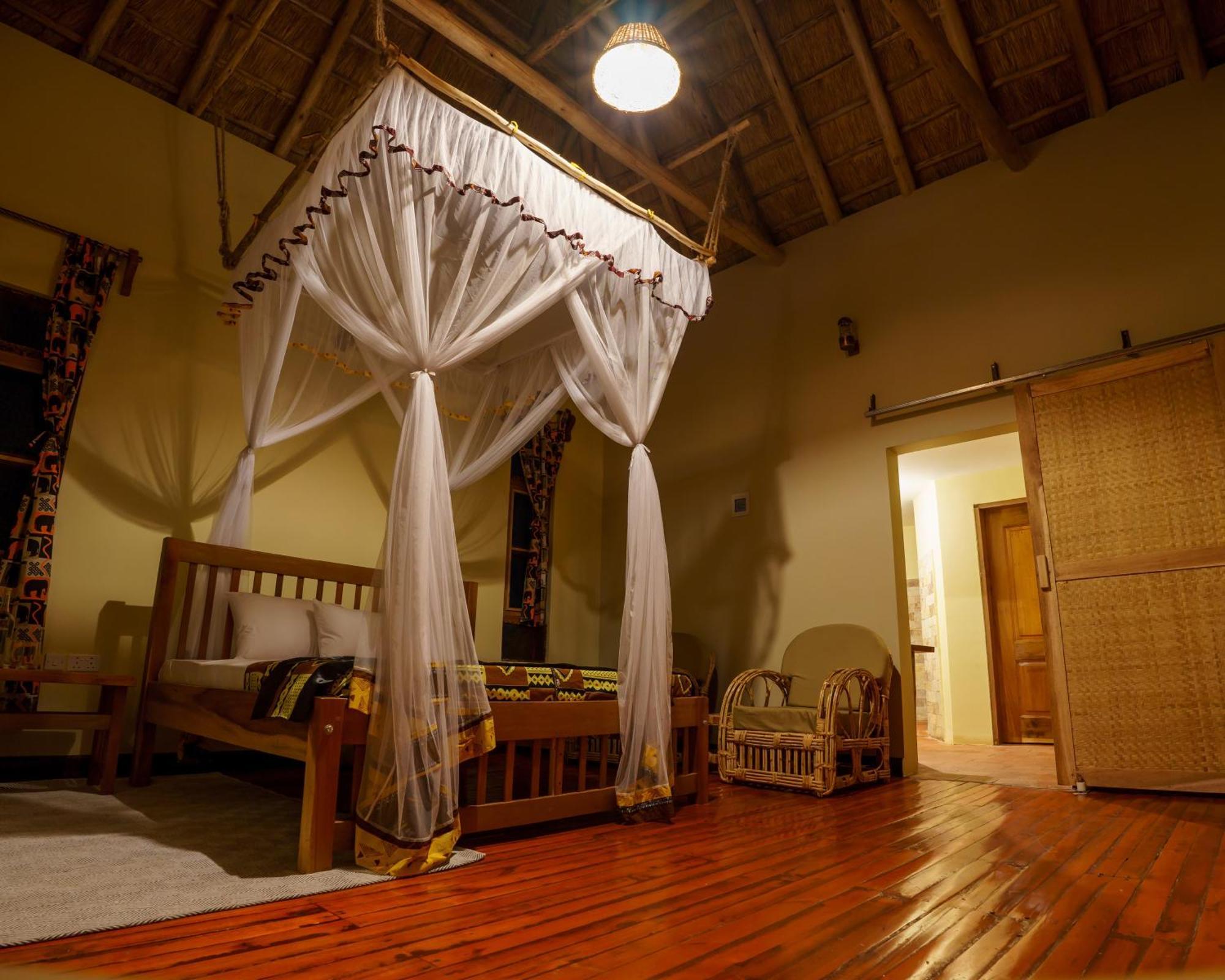 Tabingi Safari Cottages Katunguru ภายนอก รูปภาพ